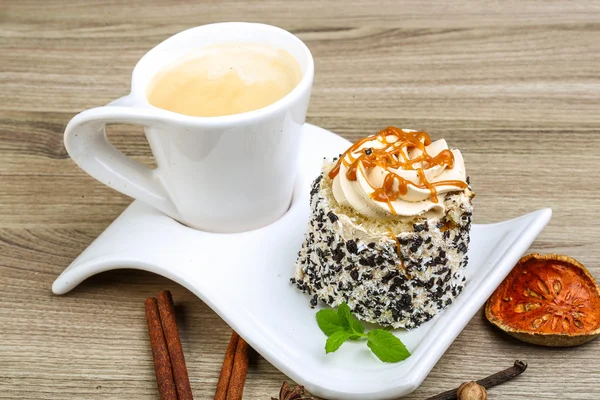 Café quente com bolo — Fotografia de Stock