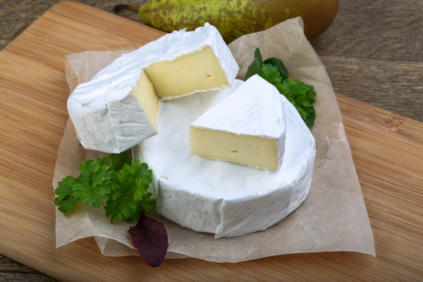 Delicioso queijo camembert — Fotografia de Stock