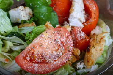 lezzetli Sezar salatası