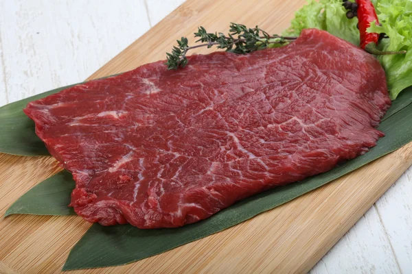 Syrový hovězí steak — Stock fotografie