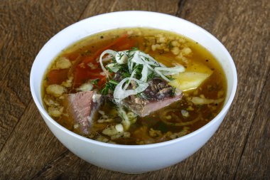 Geleneksel kuzu çorbası