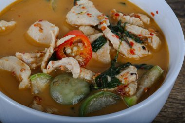 Hint kırmızı köri