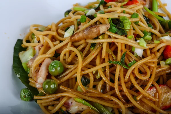 Pastas asiáticas con mariscos — Foto de Stock