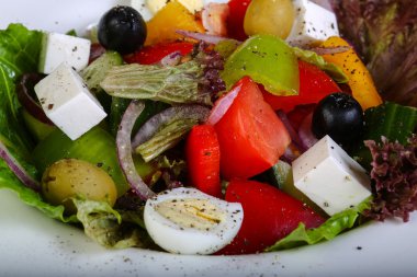 Taze Yunan salatası