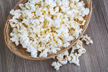 Taze sıcak patlamış mısır