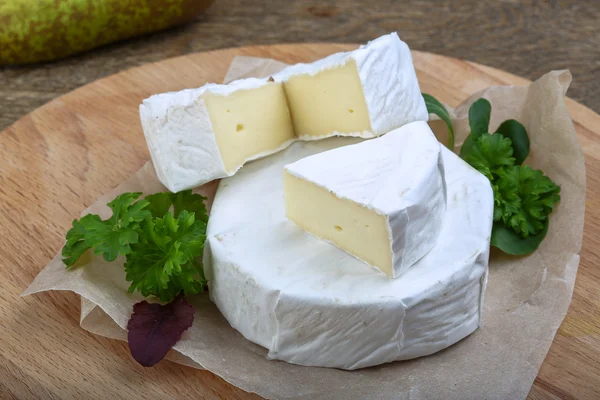 Delicioso queijo camembert — Fotografia de Stock