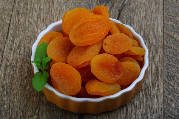 Сладкие сушеные абрикосы — стоковое фото
