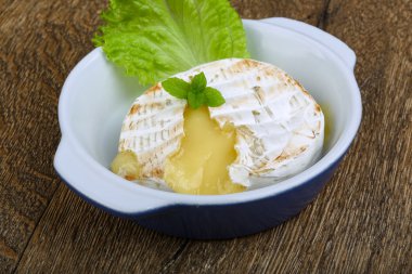 kavrulmuş camembert peyniri