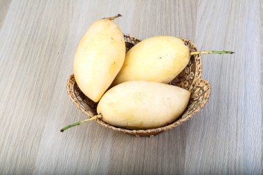 Sarı olgun Mango
