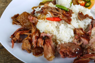 Pirinç lezzetli domuz eti