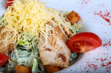 lezzetli Sezar salatası