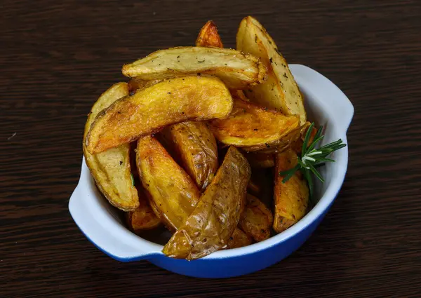Lezzetli kavrulmuş patates — Stok fotoğraf