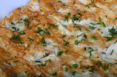 Dereotu ile lezzetli omlet