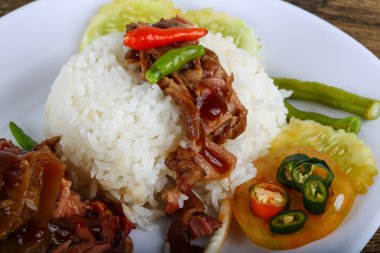 Pirinç lezzetli domuz eti