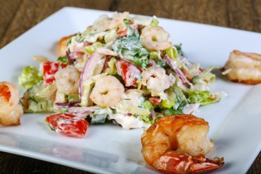 taze karides salatası