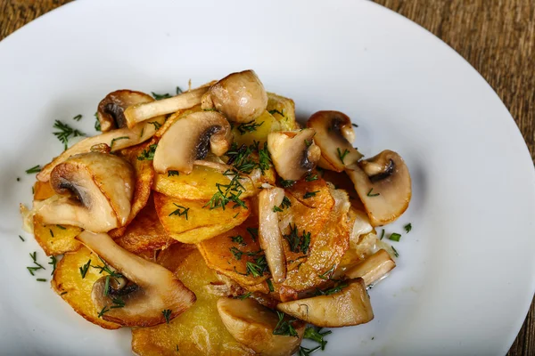 Roasted mushrooms with potato — Stock Photo, Image