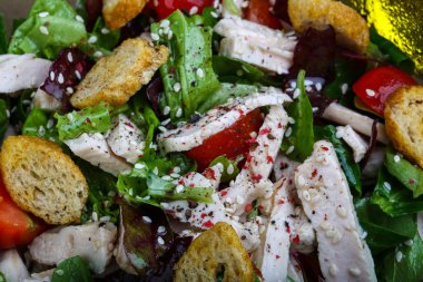 lezzetli Sezar salatası