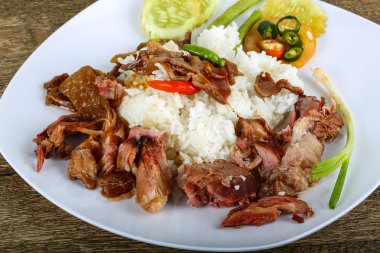 Pirinç lezzetli domuz eti
