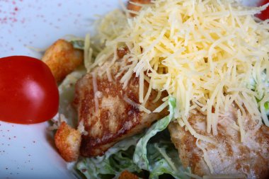 lezzetli Sezar salatası