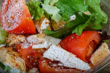 lezzetli Sezar salatası