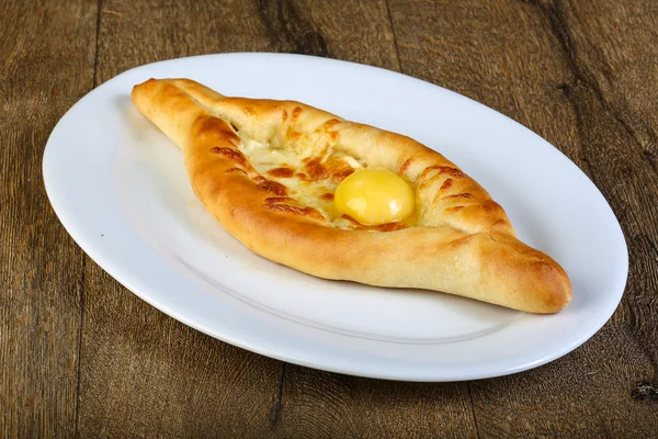 Khachapuri traditional Caucasian pastry — Stock Photo, Image