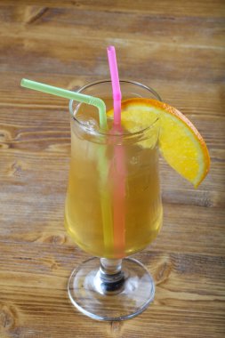 Tatlı taze limonata