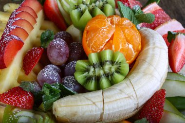 taze meyve salatası mix