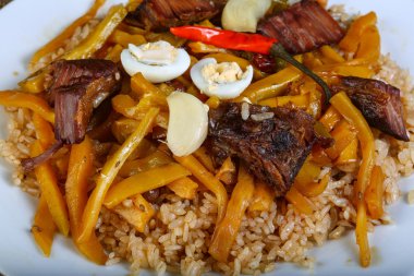 Sığır eti lezzetli pilav