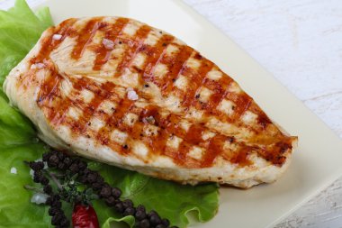 Kızarmış hindi göğsü