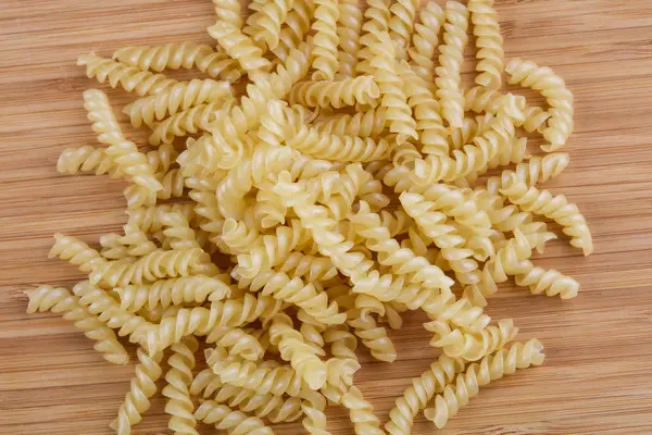 Włoski makaron - fusilli — Zdjęcie stockowe