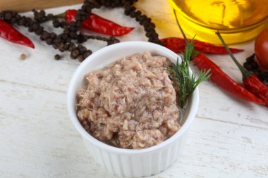 Konserve ton balığı et