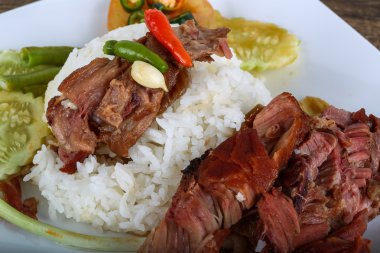 Pirinç lezzetli domuz eti