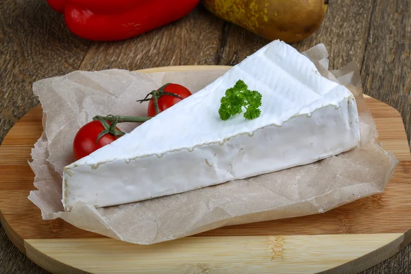 Triângulo de queijo Brie — Fotografia de Stock