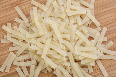 Pişmemiş makarna yığın