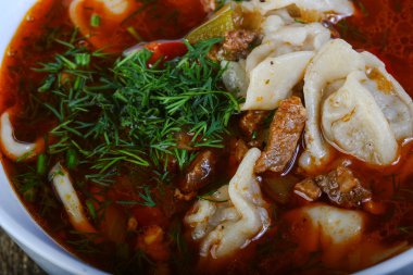 Sıcak Dumpling çorbası