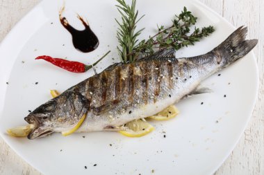 Lezzetli ızgara levrek