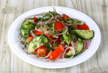 Diyet taze sebze salatası