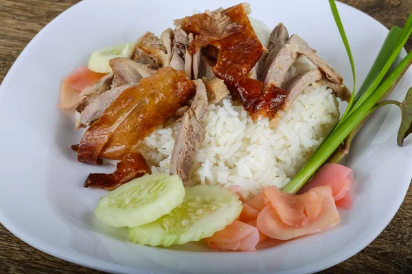 Bebek panggang dengan nasi — Stok Foto