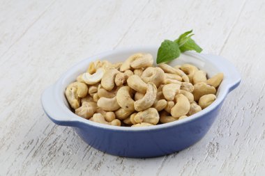 kabın içinde kaju fıstığı