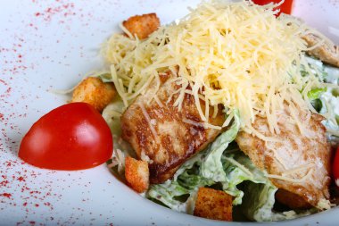 lezzetli Sezar salatası