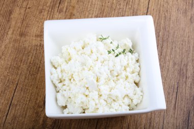 Ev yapımı süzme peynir.