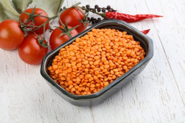 çiğ kırmızı mercimek