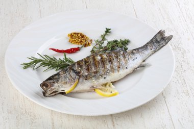 ızgara levrek balığı