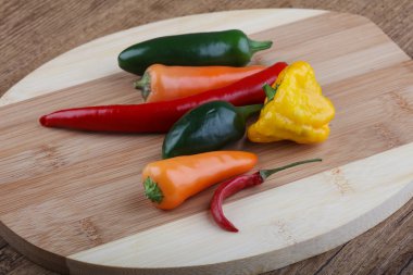 Taze olgun biber karışımı