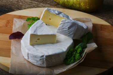 lezzetli camembert peyniri