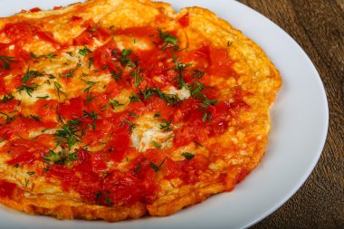 Lezzetli domates omlet