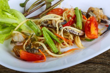 Tay baharat Yengeç Salatası