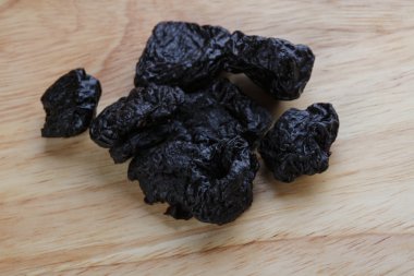 Kurutulmuş Erik yığın