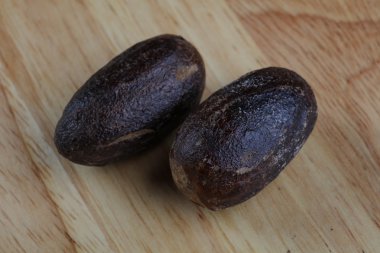 Nutmegs yemek pişirmek için hazır