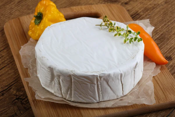 Delizioso formaggio camembert — Foto Stock